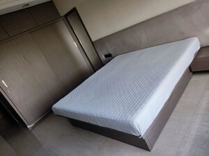 Bedroom in 3 BHK Apartment at Daseshwar Apartment, Walkeshwar – for Rent