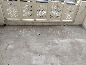 Parking in 3 BHK Apartment at Greater Kailash I – for Sale