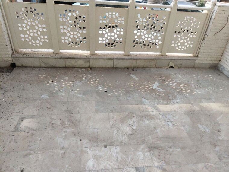  Parking, greater kailash i 3 Bedroom 1800 Sq.Ft. Apartment In Greater Kailash I Delhi 10049624