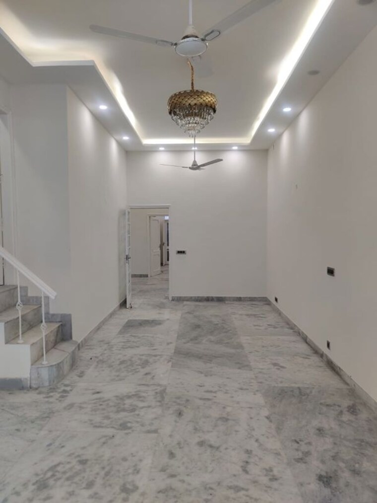 Room, greater kailash i 3 Bedroom 1800 Sq.Ft. Apartment In Greater Kailash I Delhi 10049624