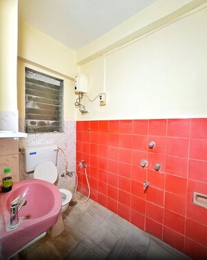 Bathroom in 3 BHK Apartment at Divyalok CHS, Malabar Hill – for Rent