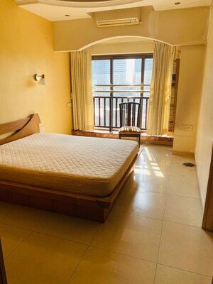 Bedroom in 3 BHK Apartment at Breach Candy Gardens, Cumbala Hill – for Rent