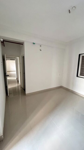Room in 3 BHK Apartment at Mhada Towers Pimpri, Pimpri – for Rent