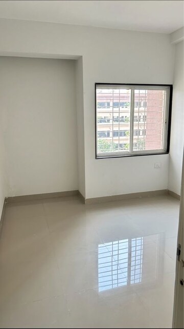 Room in 3 BHK Apartment at Mhada Towers Pimpri, Pimpri – for Rent