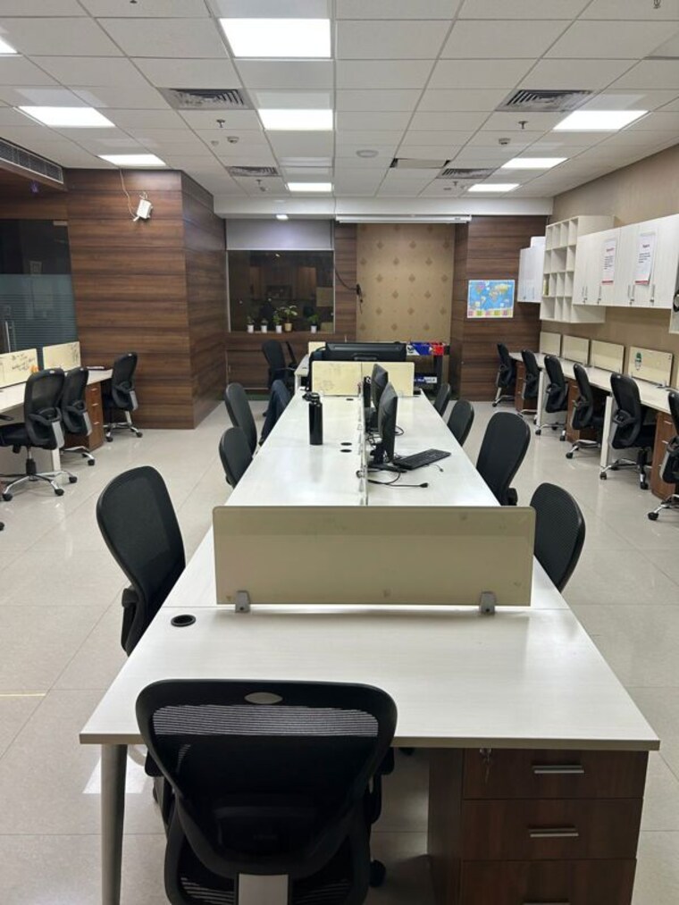 Team Area, grandslam-ithum Commercial Office Space 3000 Sq.Ft. In Sector 62 Noida 10049666