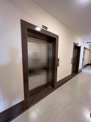 Room in 1.5 BHK Apartment at Chandak 34 Park Estate, Goregaon West – for Sale