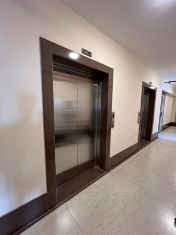 Room in 1.5 BHK Apartment at Chandak 34 Park Estate, Goregaon West – for Sale