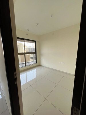 Room in 1.5 BHK Apartment at Chandak 34 Park Estate, Goregaon West – for Sale