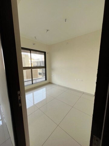 Room in 1.5 BHK Apartment at Chandak 34 Park Estate, Goregaon West – for Sale