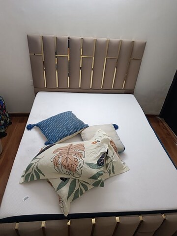 Bedroom in 3 BHK Builder Floor at Signature Global Park 4 and 5, Sohna Sector 36 – for Rent