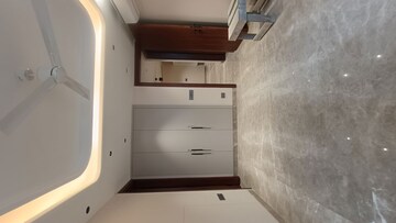 Furnished Amenities in 3.5 BHK Builder Floor at Saket – for Rent