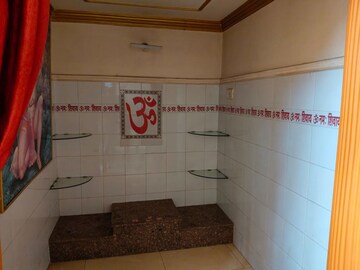 Bathroom in 5 BHK Independent House at Gomti Nagar – for Rent