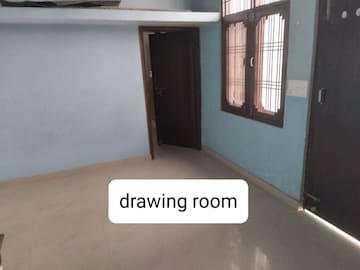 Room in 3 BHK Builder Floor at Hazratganj – for Rent