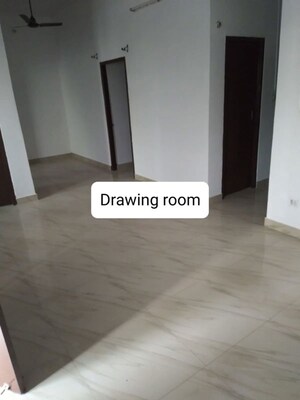 Room in 3 BHK Builder Floor at Hazratganj – for Rent
