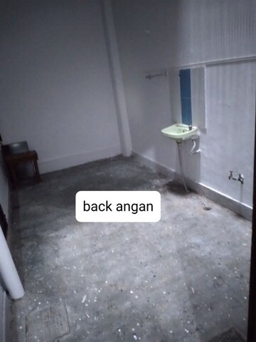 Room in 3 BHK Builder Floor at Hazratganj – for Rent