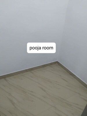 Room in 3 BHK Builder Floor at Hazratganj – for Rent