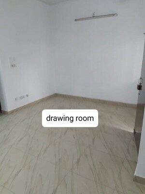 Room in 3 BHK Builder Floor at Hazratganj – for Rent