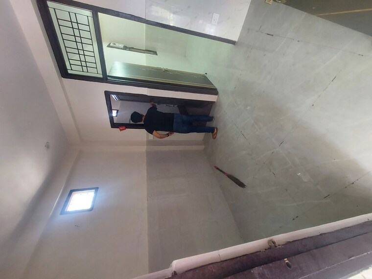 Kitchen, new ashok nagar 2.5 Bedroom 650 Sq.Ft. Builder Floor In New Ashok Nagar Delhi 10049740