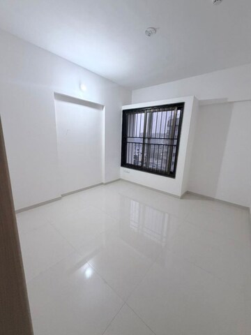 Room in 5 BHK Apartment at Kolte Patil 24K Opula, Pimple Nilakh – for Sale