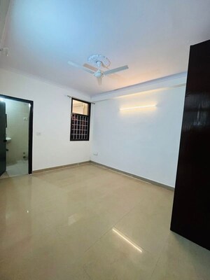 Room in 2 BHK Apartment at Saket – for Rent