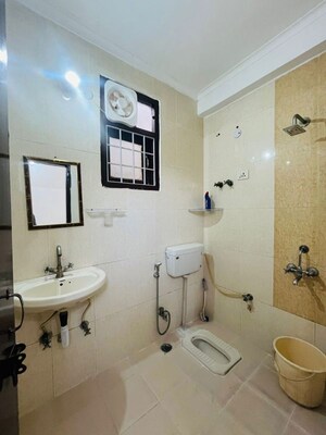 2 BHK Apartment For Rent in Saket