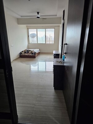 Room in 2 BHK Apartment at Pride Presidency Luxuria, Ghodbunder Road – for Sale