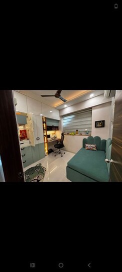 2.5 BHK + Servant Room Apartment For Rent in Mahagun Marvella