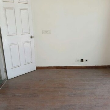 Room in 3 BHK Apartment at Jaypee Pavilion Heights III, Sector 128 – for Sale