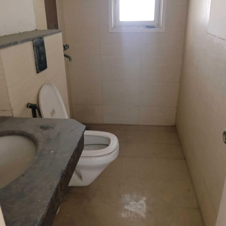 Bathroom, jaypee-pavilion-heights-iii 3 Bedroom 1912 Sq.Ft. Apartment In Sector 128 Noida 10049808