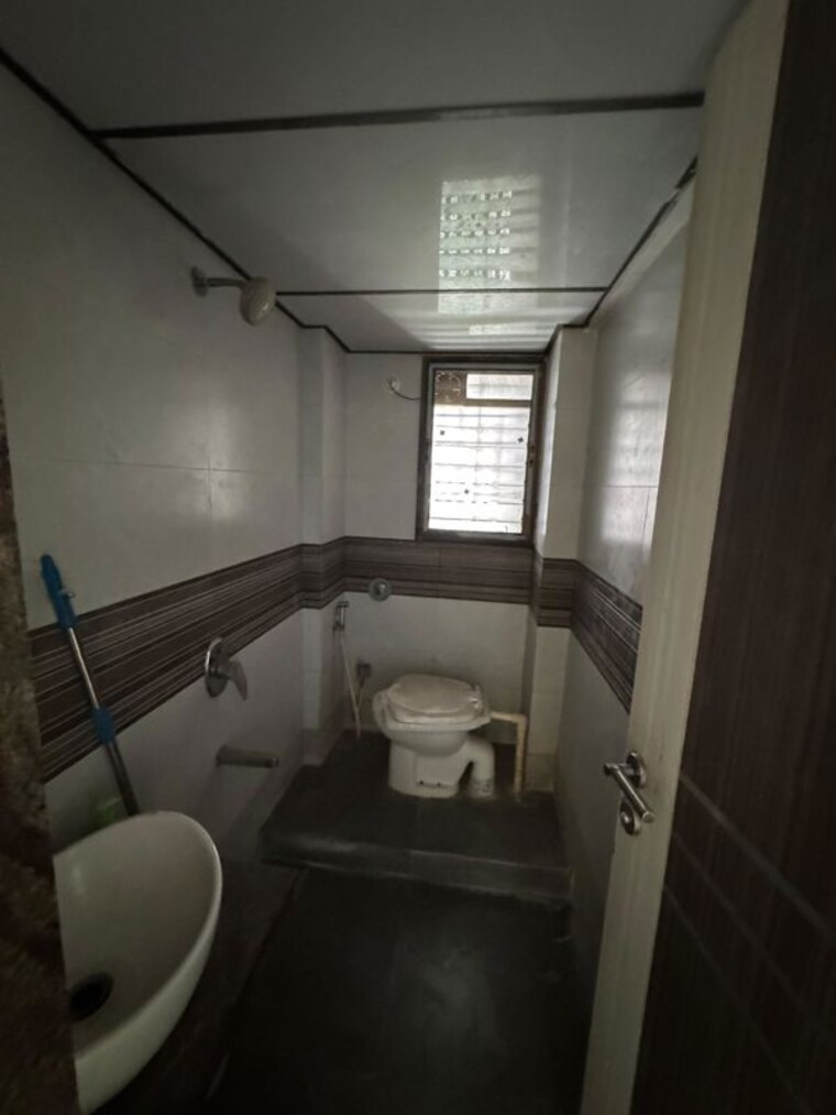 Attached Bathroom, kabra-nalanda 2 Bedroom 640 Sq.Ft. Apartment In Borivali West Mumbai 10049816