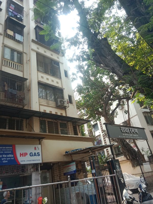 Retail Shop For Sale in Radha Raman Apartment