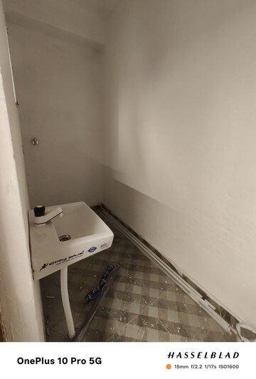 Bathroom in 2 BHK Apartment at Richmond Town – for Rent