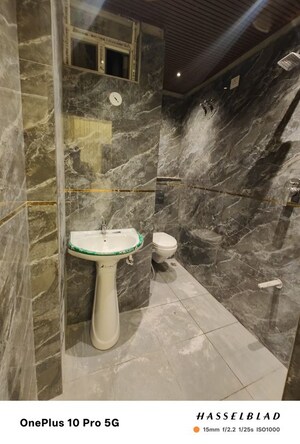 Bathroom in 2 BHK Apartment at Richmond Town – for Rent