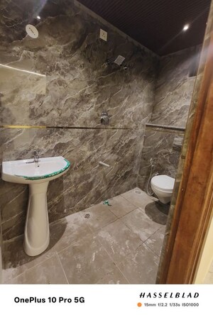 Bathroom in 2 BHK Apartment at Richmond Town – for Rent