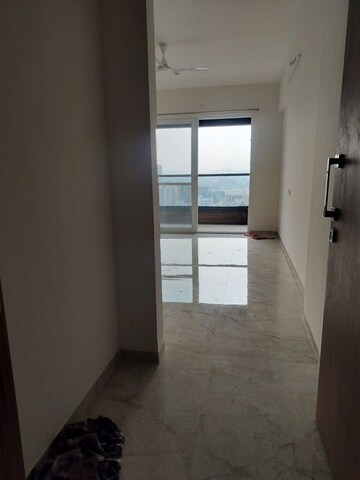 Room in 2 BHK Apartment at Majestique Marbella Phase 1, Kharadi – for Rent