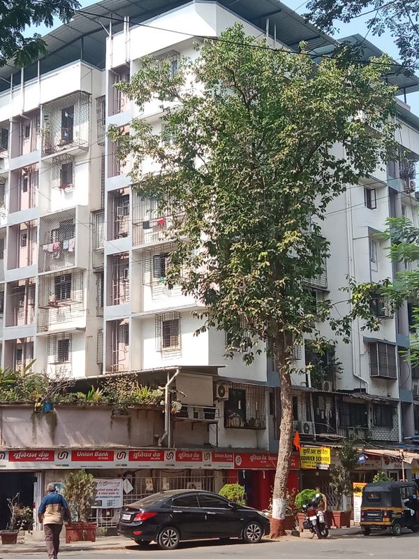 2 BHK 700 Sq.Ft. Apartment in Royal Complex Borivalli