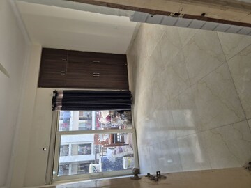 Team Area in 3 BHK Apartment at Antriksh Golf View, Sector 78 – for Rent