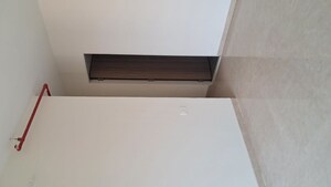 Furnished Amenities in 3 BHK Apartment at Dosti Eastern Bay, Wadala – for Rent