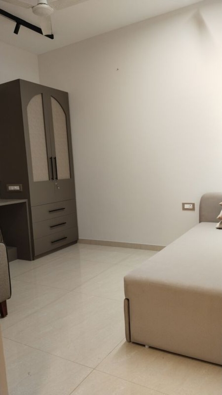 Bedroom, shivaji park 3 Bedroom 1100 Sq.Ft. Apartment In Shivaji Park Mumbai 10049946