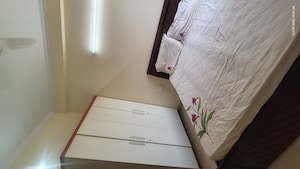 Bedroom in 1 RK Independent House at Huda Market, Sector 31 – for Rent