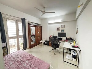 Master Bedroom in 2 BHK Apartment at Aradhana Apartment Rambaug Colony, Kothrud – for Rent