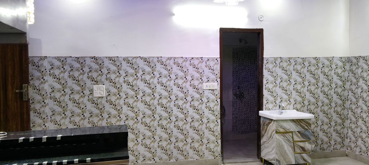 2 BHK + Pooja Room 800 Sq.Yd. Builder Floor in Govindpuram Residency