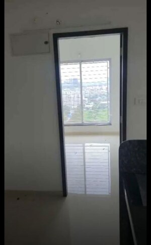 Room in 2 BHK Apartment at Goel Ganga Altus, Kharadi – for Rent
