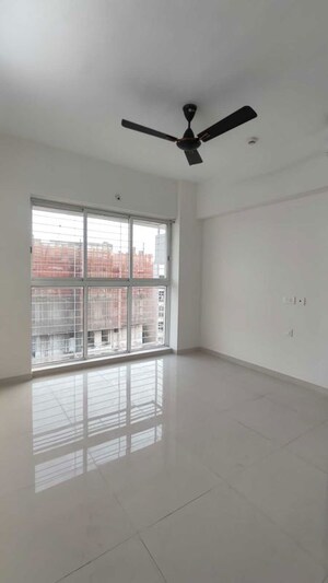 Room in 3 BHK Apartment at Silver Arch Thane West, Samata Nagar – for Rent