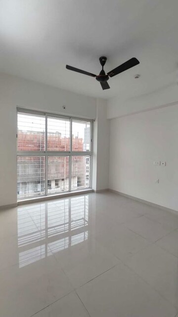 Room in 3 BHK Apartment at Silver Arch Thane West, Samata Nagar – for Rent