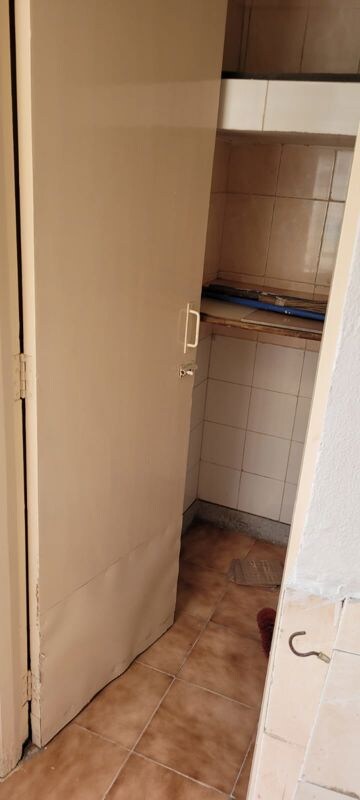 Bathroom in 3 BHK Builder Floor at Unitech South City II, Sector 50 – for Rent