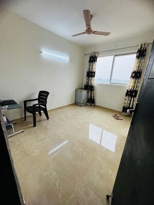 Room in 3 BHK Builder Floor at Unitech South City II, Sector 50 – for Rent