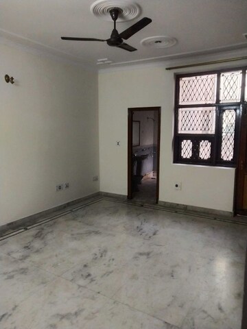 2.5 BHK Builder Floor For Rent in RWA Apartments Sector 26, Sector 26
