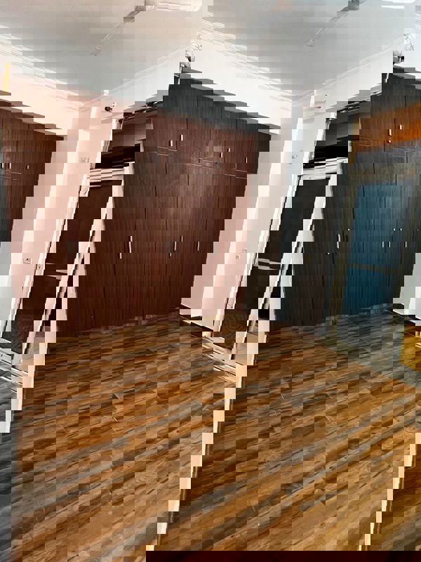 3.5 BHK + Extra Room 1850 Sq.Ft. Apartment in Mahagun Mosaic