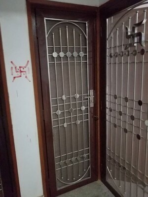 Building Lobby in 3 BHK Apartment at Express Zenith, Sector 77 – for Rent